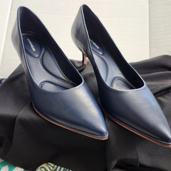 Navy Blue ANTONIO MELANI, Women's size 9M, pointed toe pumps - Picture 1 of 7